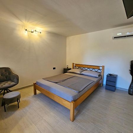 Keser Apartments 로비니 외부 사진