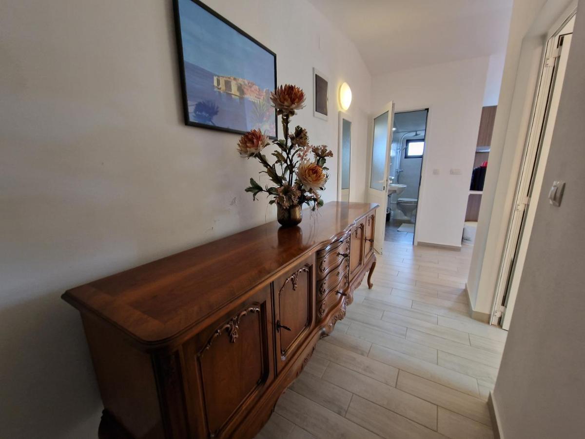 Keser Apartments 로비니 외부 사진
