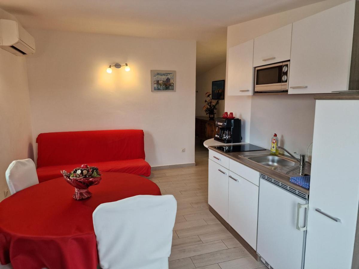 Keser Apartments 로비니 외부 사진