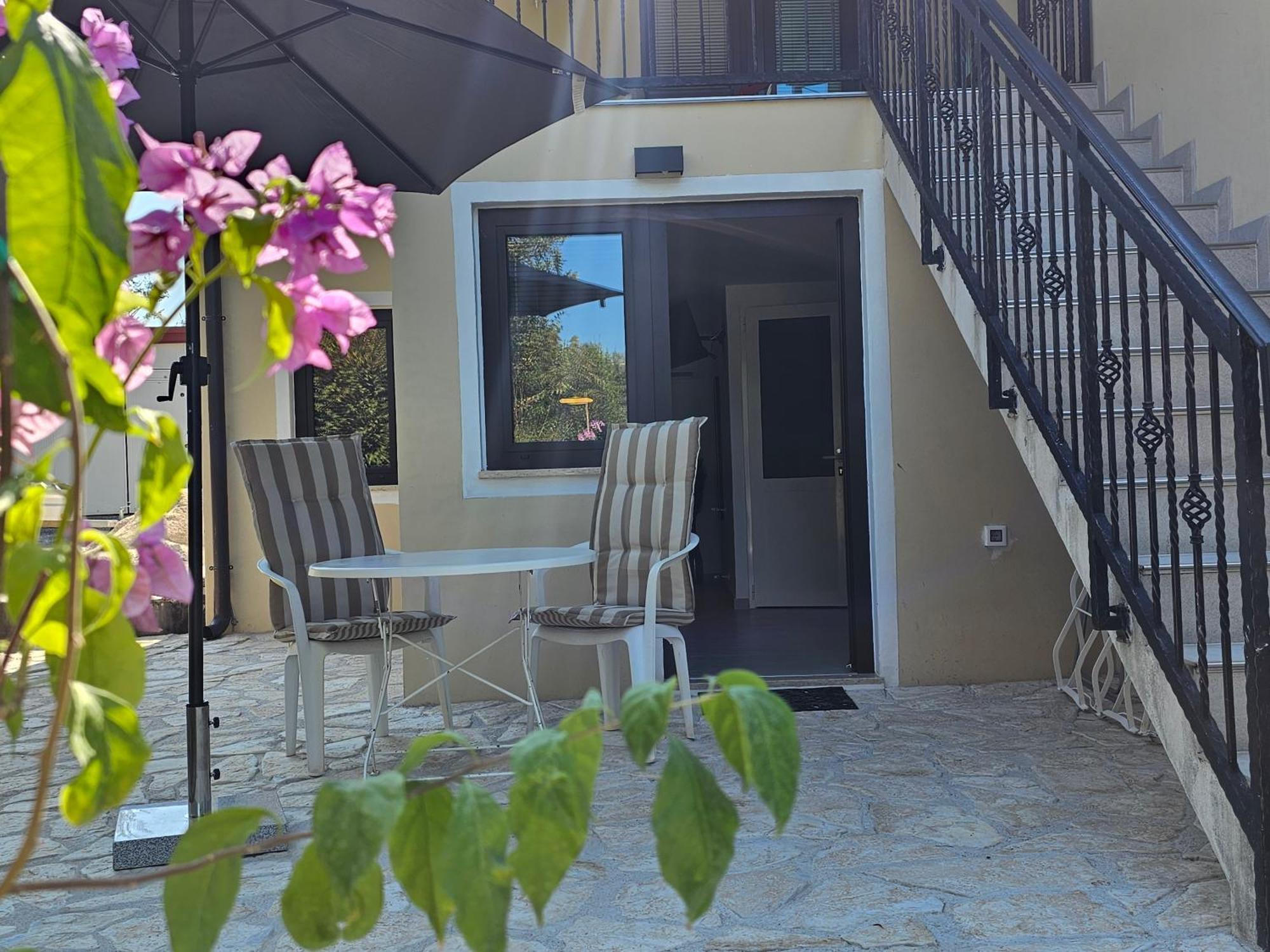Keser Apartments 로비니 외부 사진