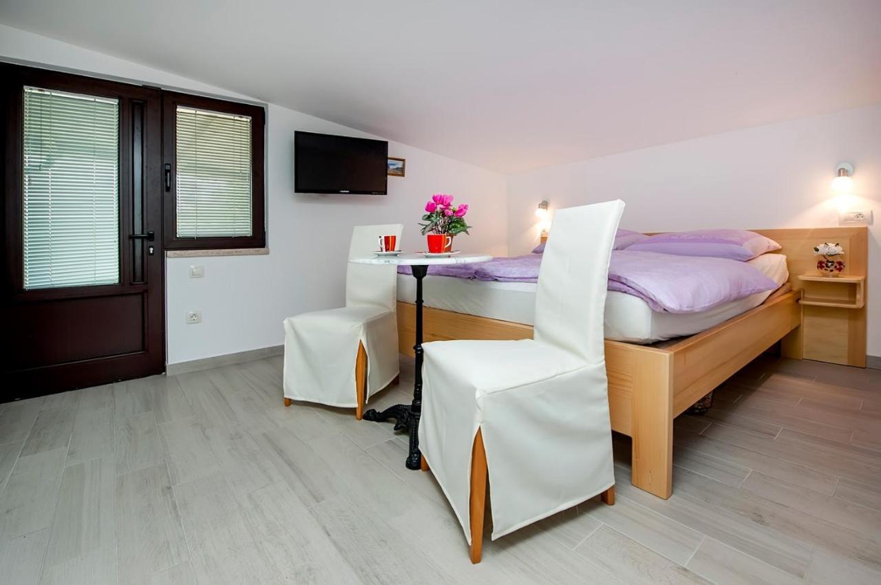 Keser Apartments 로비니 외부 사진