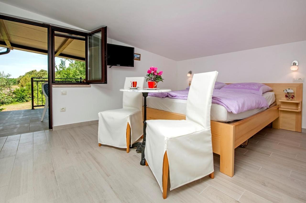 Keser Apartments 로비니 외부 사진