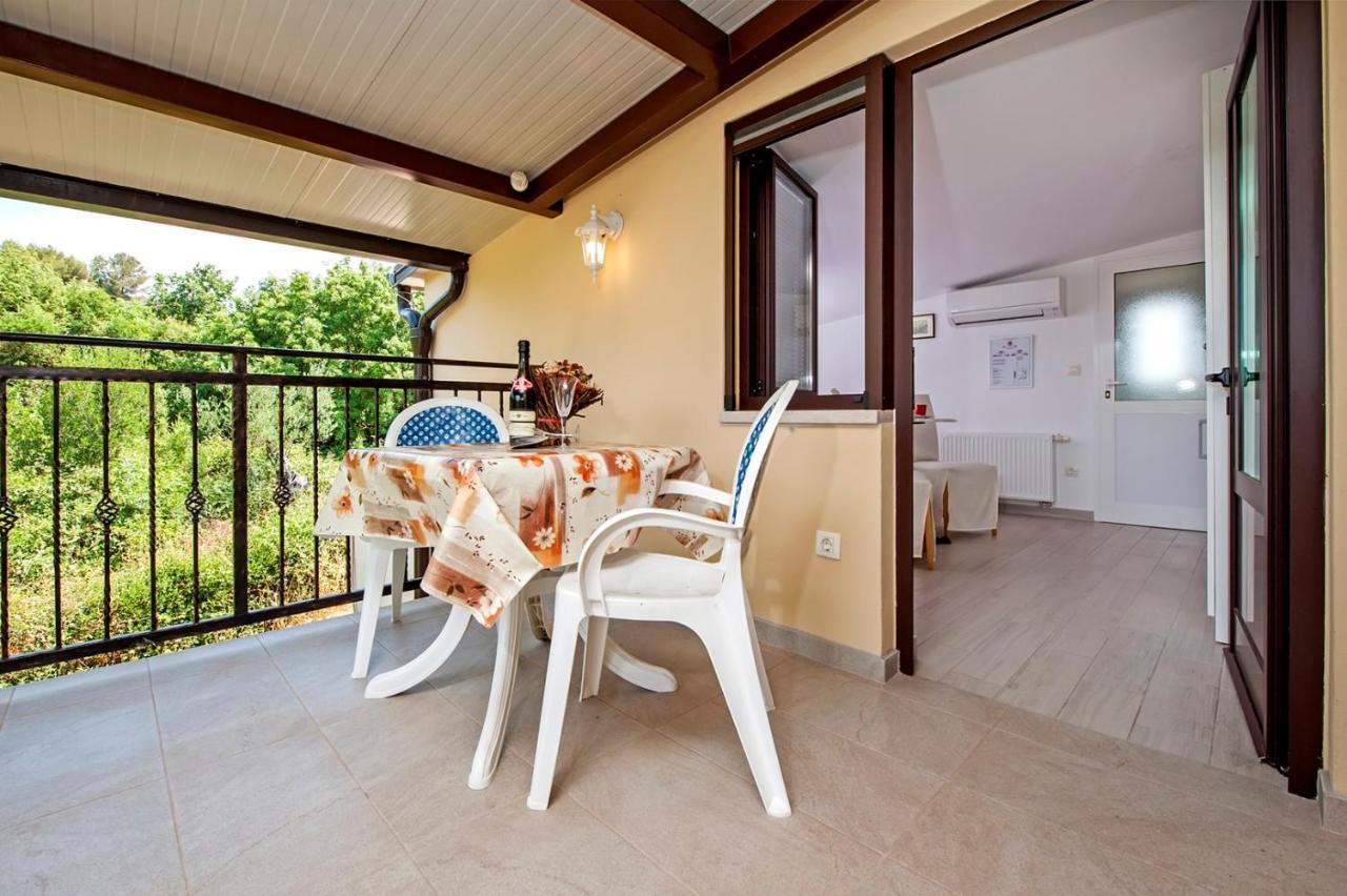 Keser Apartments 로비니 외부 사진