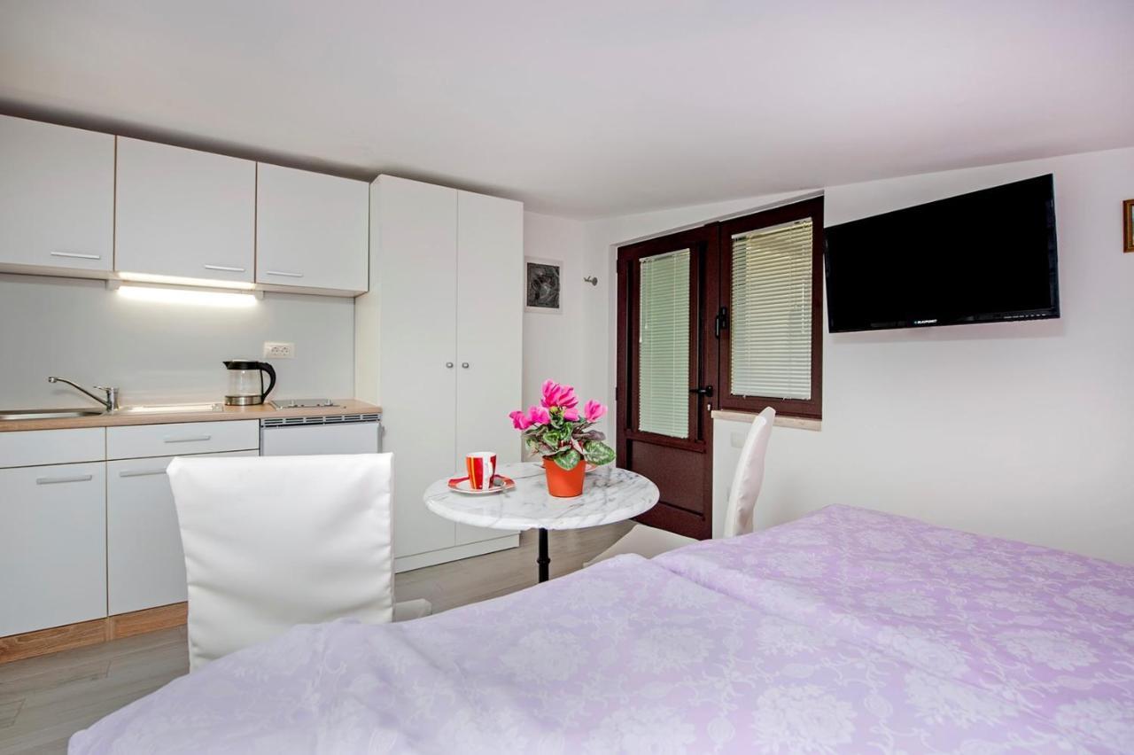 Keser Apartments 로비니 외부 사진
