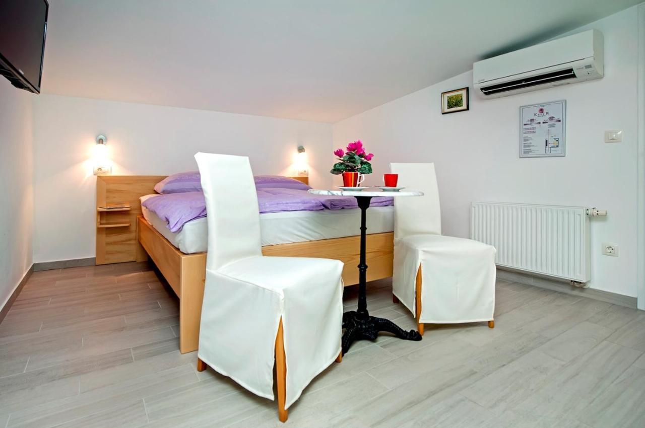 Keser Apartments 로비니 외부 사진